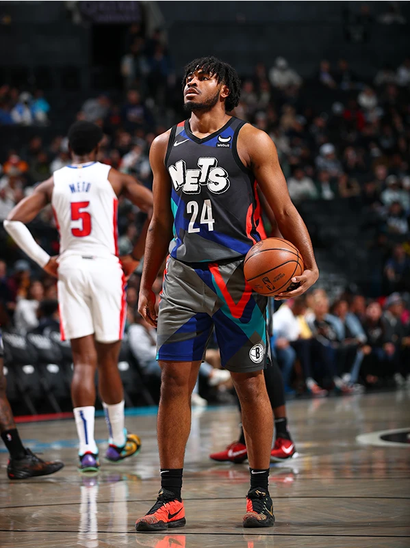 从风云突变里昂加时末段调整名单到加时末段底特律活塞止住颓势，赛前里昂调整名单以备意甲的简单介绍